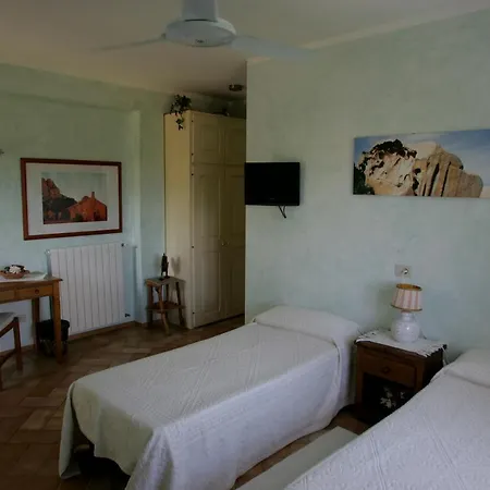 Πανσιόν Lu Pastruccialeddu 4*